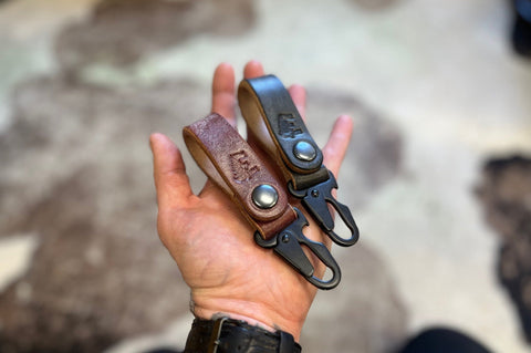 Oak Bark Bottle Clip (Black or Brass Hardware)