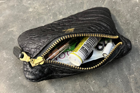 The Zipper Pouch